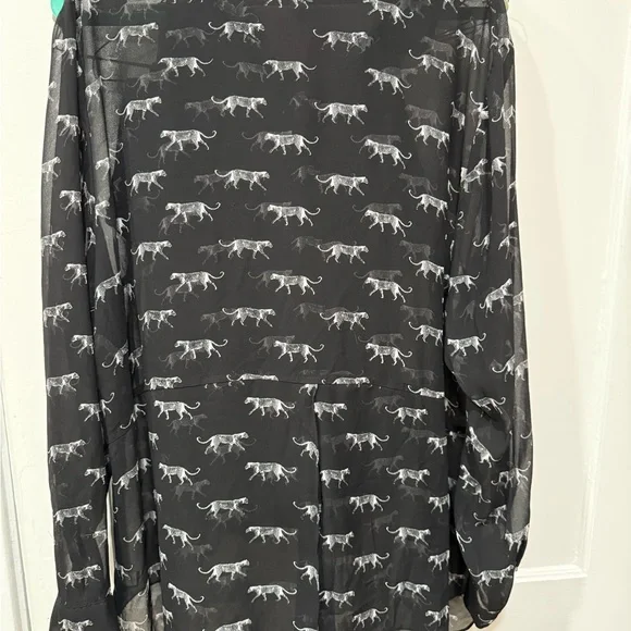 Lane Bryant Black & White with Cheetahs Animal Print Sheer Blouse 26/28 EUC - Picture 7 of 9